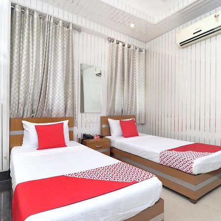 לודהיאנה Hotel O Le Bon Ton מראה חיצוני תמונה