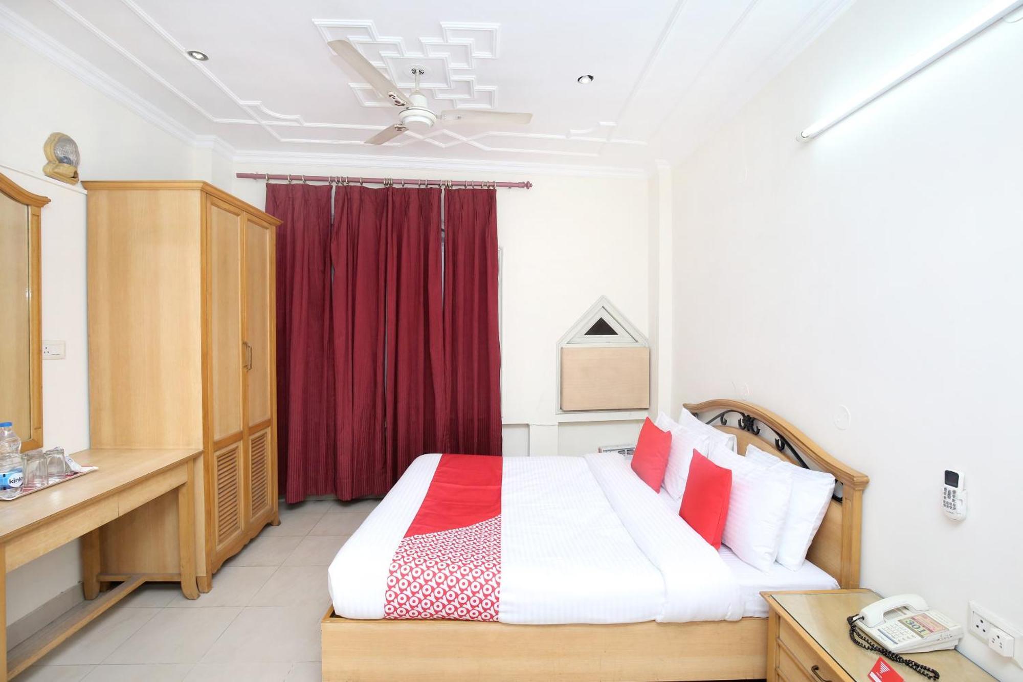 לודהיאנה Hotel O Le Bon Ton מראה חיצוני תמונה