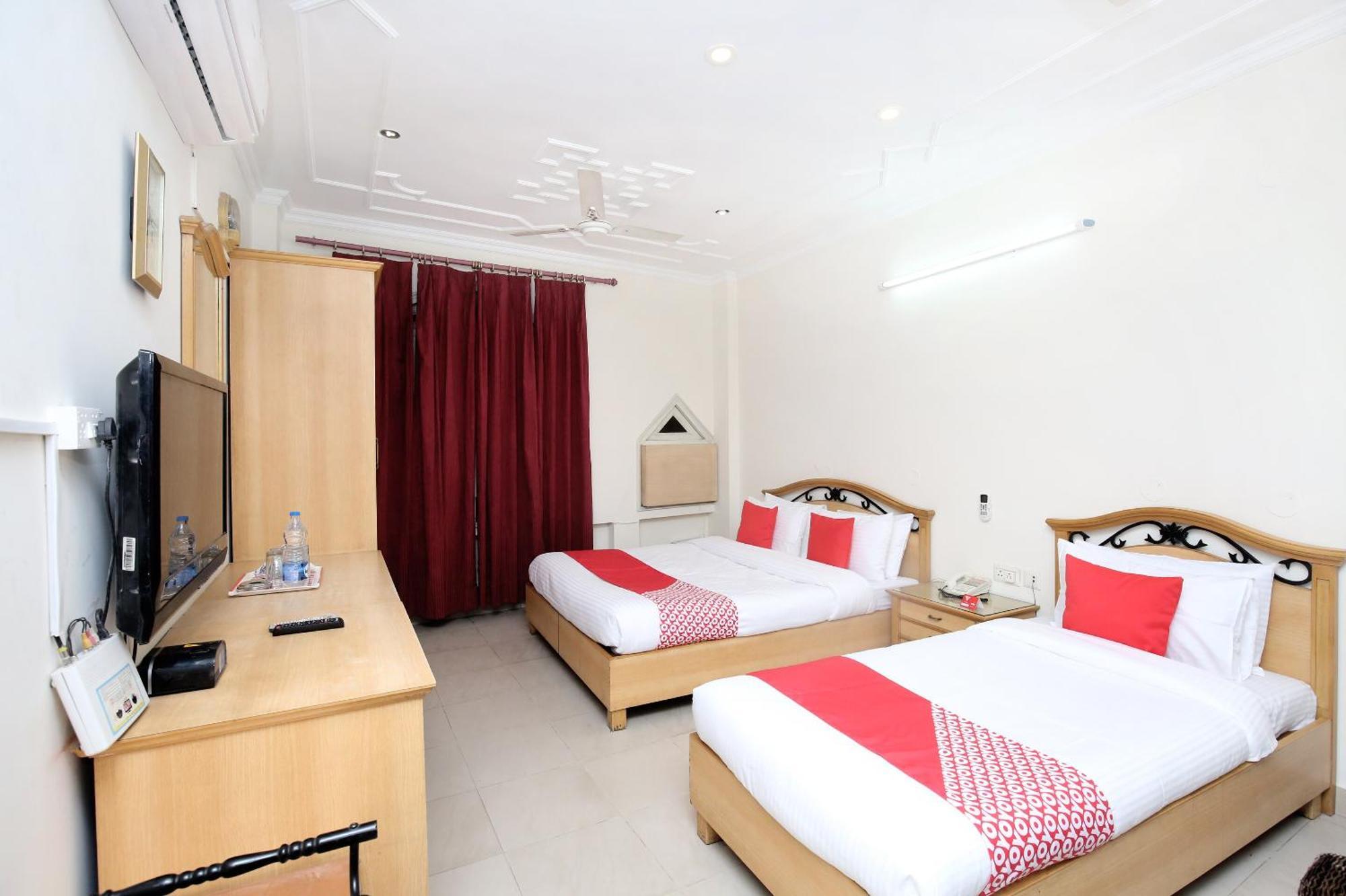לודהיאנה Hotel O Le Bon Ton מראה חיצוני תמונה