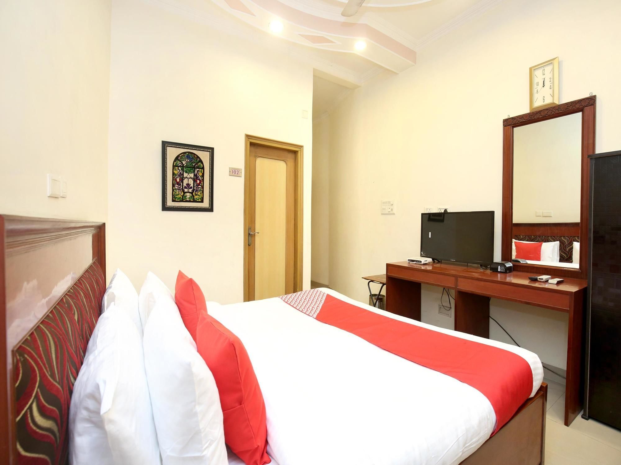 לודהיאנה Hotel O Le Bon Ton מראה חיצוני תמונה